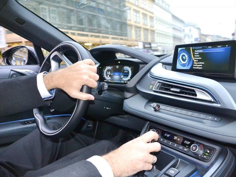 BMW et Intel démarrent un programme pilote de conduite automatique