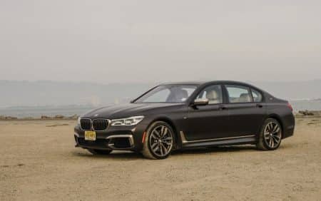 Critique BMW M760i 2017 : CNet la juge extraordinaire Critique BMW M760i 2017 : CNet la juge extraordinaire