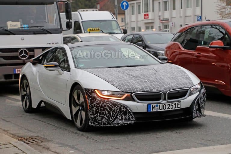 Spyphots : BMW se préparerait à lancer une i8S