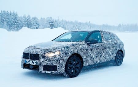 Spyshots : la BMW Série 1 F40 2019 s’offre un ballet sur la neige