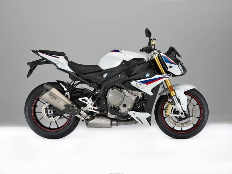 Conquérir les routes avec la BMW S 1000 R 2017