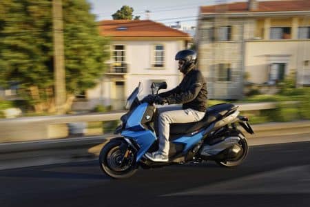 Une nouvelle version du scooter C 400 en approche