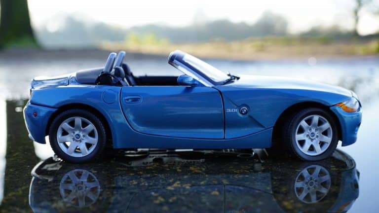 Offrir des jouets estampillés BMW