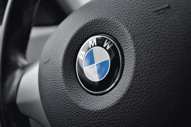 Soyez les premiers: Commandez votre BMW en ligne en 2024 – Guide ultime pour devancer la foule