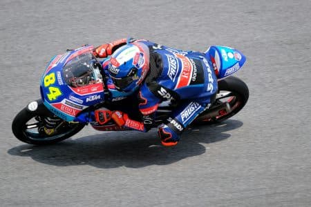 BMW choqué par les nouvelles règles de la MotoGP : vont-elles détruire la compétition ? man riding sports bike during daytime