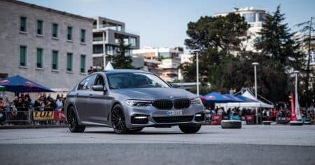 découvrez la bmw série 8 e31 manhart, une voiture de sport emblématique dotée de performances exceptionnelles et d'un design élégant.