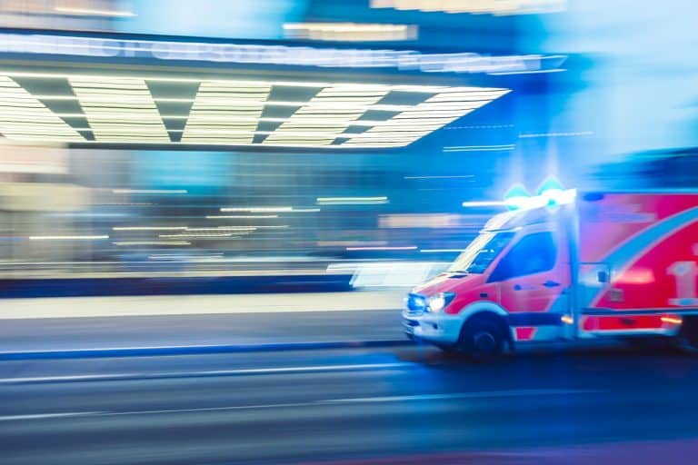 Comment la BMW a-t-elle miraculeusement sauvé ses passagers après avoir fait plusieurs tonneaux ? Découvrez le récit incroyable d&rsquo;un accident à Lédenon