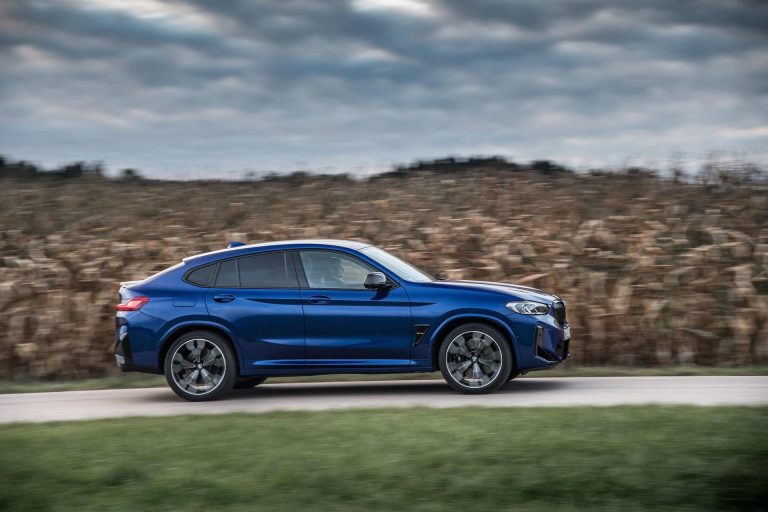 BMW tire un trait sur la X4 : les raisons derrière la disparition de ce modèle emblématique en 2025