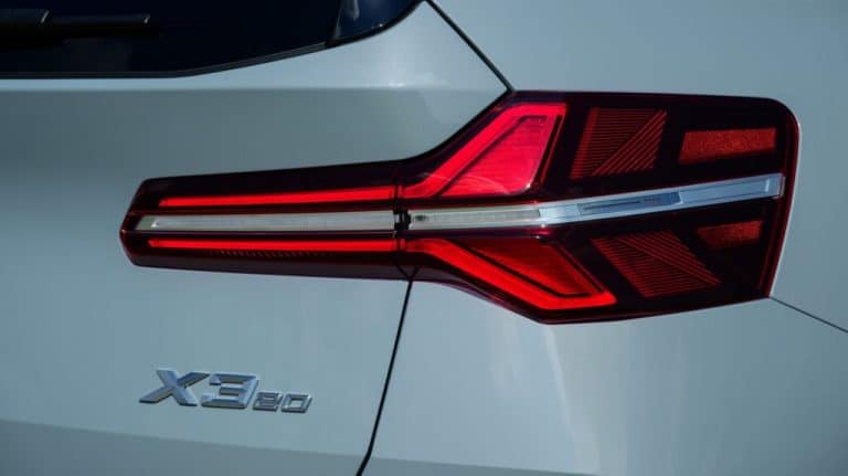 Découvrez le nouveau BMW X3 G45 : un design sportif en Brooklyn Grey qui vous surprendra