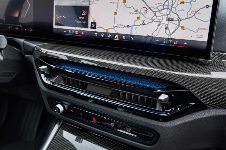 Découvrez la transformation spectaculaire de cette BMW Serie 3 2025 : un changement radical de l&rsquo;intérieur à l&rsquo;extérieur