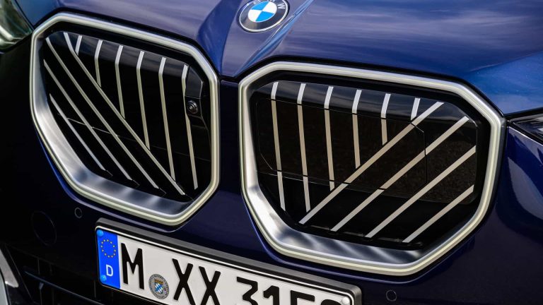 Découvrez le nouveau BMW X3 qui fait tourner les têtes avec une teinte exclusive et un style irrésistible