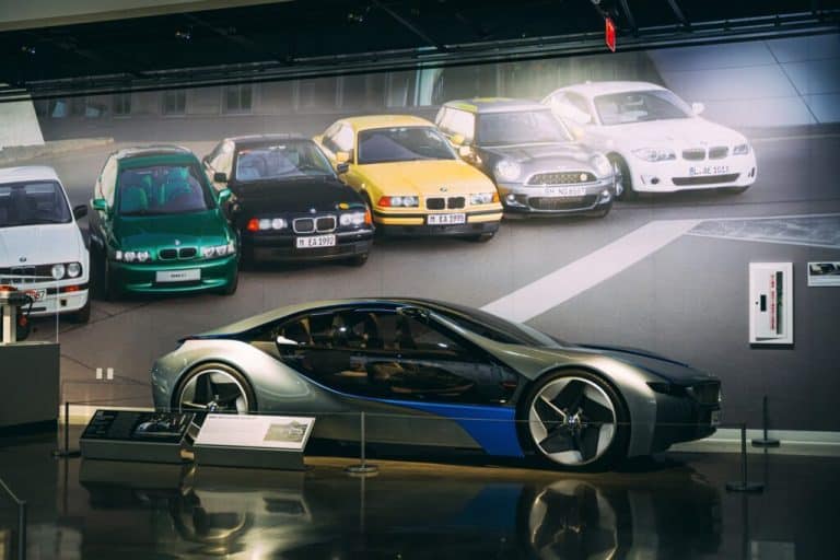 L&rsquo;histoire cachée de BMW : des débuts électriques aux innovations de la nouvelle classe