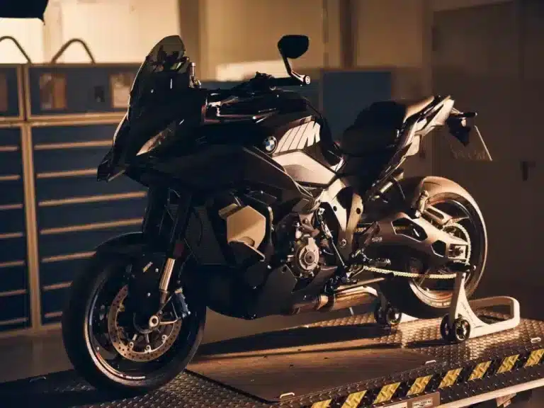 Choc sur le circuit ! Découvrez ce que les BMW M 1000 RR et M 1000 XR ont vraiment dans le ventre - les essais qui vont vous époustoufler