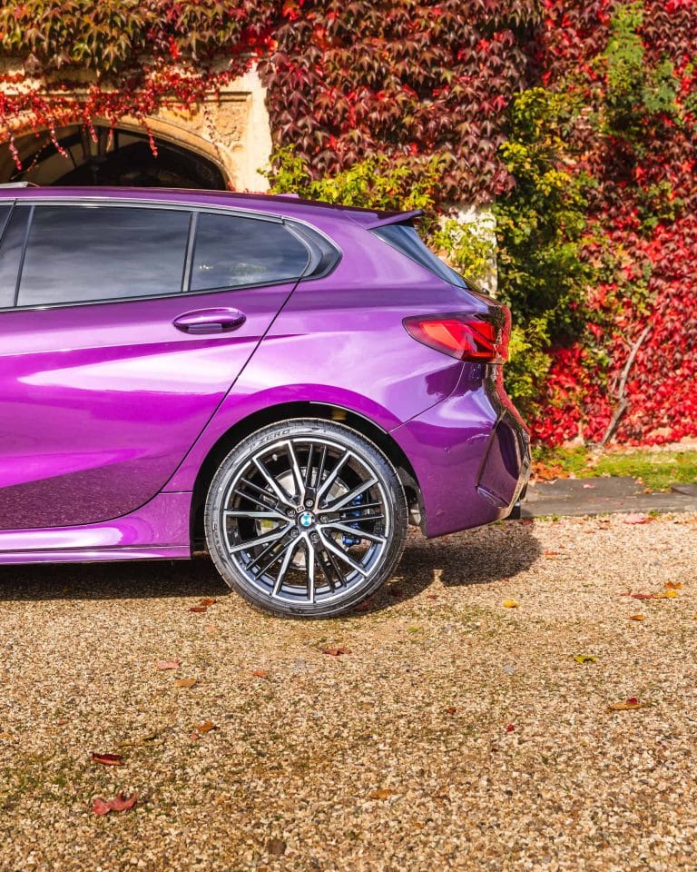 Découvrez pourquoi le nouveau BMW série 1 pourrait vous surprendre : une vidéo révélatrice