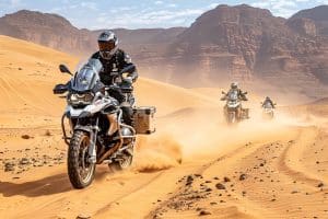 Découvrez les secrets du BMW Motorrad International GS Trophy 2024 en Namibie : une aventure inédite
