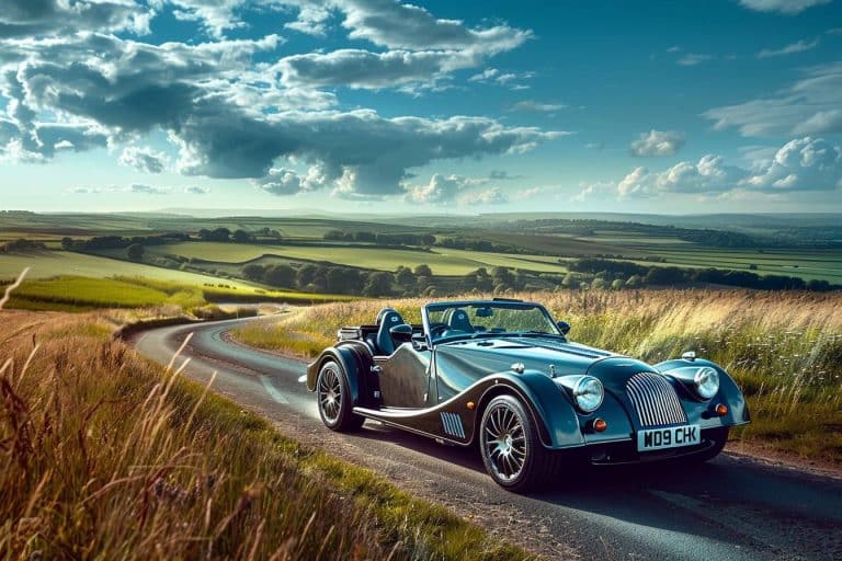 Ce Morgan Plus Six au moteur BMW fusionne tradition et technologie avec une innovation qui va captiver tous les passionnés