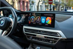 la surprise du streaming en voiture : découvrez comment bmw change votre expérience