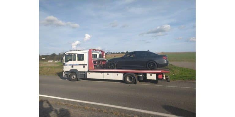 Quand une BMW flambant neuve devient un cauchemar : l&rsquo;histoire surprenante d&rsquo;un conducteur inconscient