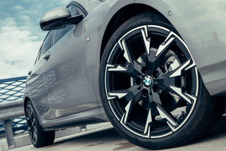Découvrez comment cette BMW 1 Series avec ce coloris unique enflamme les passions avec son audacieux pack M Sport
