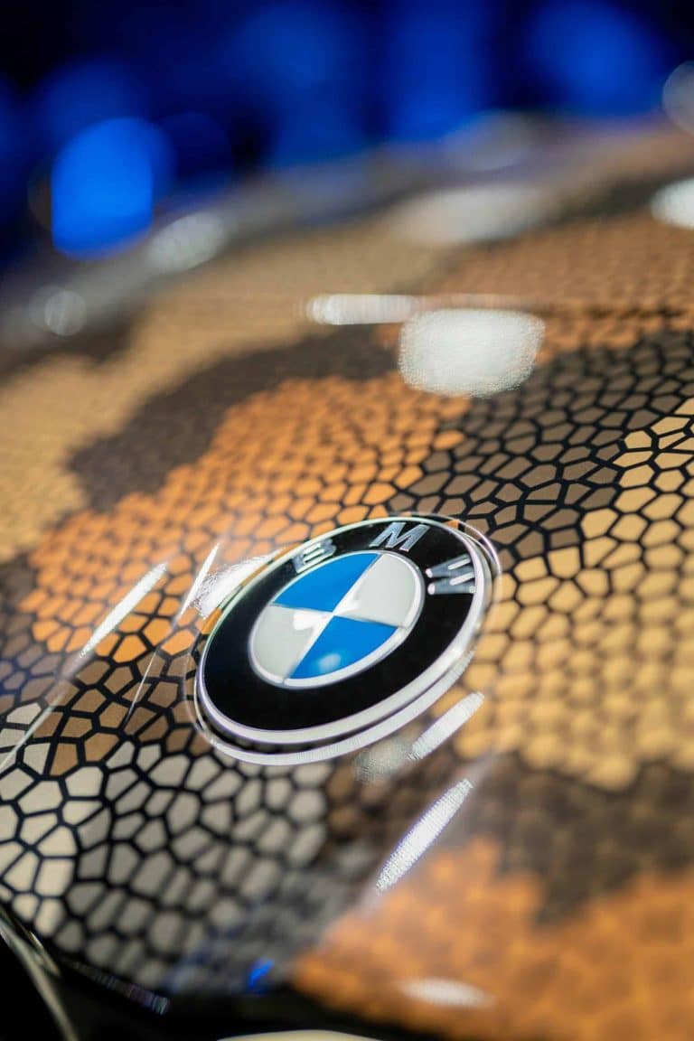 Révolution dans l&rsquo;univers des NFT : cette BMW « Ape Car » éblouit les collectionneurs