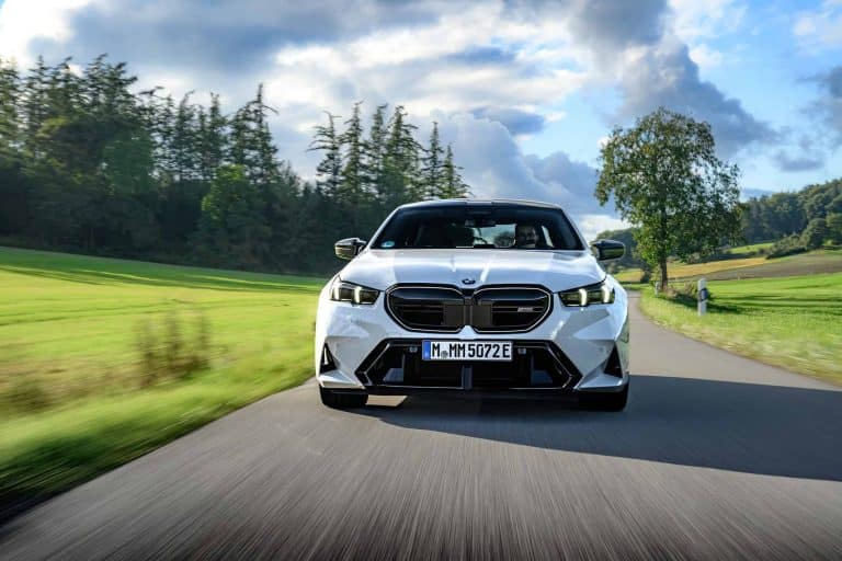 La nouvelle BMW M5 2025 adopte un choix audacieux qui va vous intriguer et vous conquérir