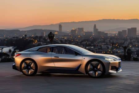 Ce nouveau SUV électrique révolutionnaire de BMW transforme radicalement les standards du luxe et de la technologie grâce à ces innovations jamais vues auparavant Ce nouveau SUV électrique de BMW va bouleverser vos attentes avec ses innovations audacieuses