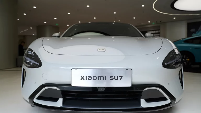 La Chine domine officiellement le monde de l&rsquo;automobile :  un monopole écrasant qui menace de faire chuter les géants occidentaux déjà au bord de la faillite