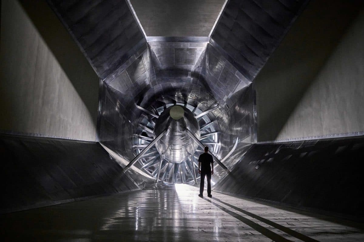 BMW révolutionne l’aérodynamique avec le plus grand tunnel de vent vertical au monde, capable de souffler à 250 km/h BMW révolutionne l’aérodynamique avec le plus grand tunnel de vent vertical au monde, capable de souffler à 250 km/h