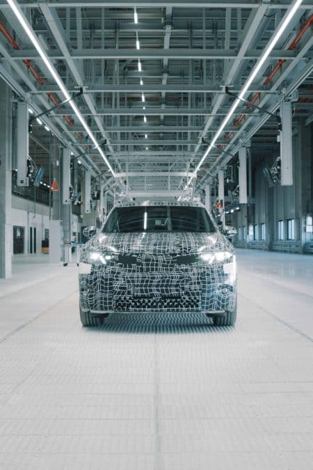 Cette BMW iX3 2026 promet 800 km d&rsquo;autonomie : l&rsquo;ère électrique révolutionnaire démarre en Hongrie