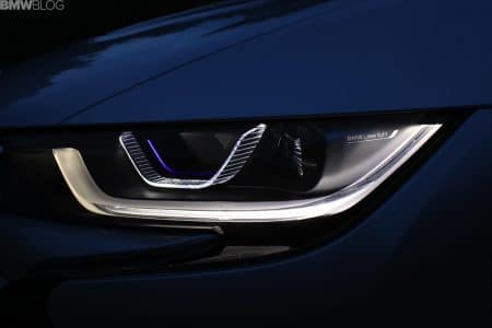 Laser révolutionnaires : la saga des phares BMW à 8000$ s&rsquo;éteint face à des normes obsolètes aux États-Unis