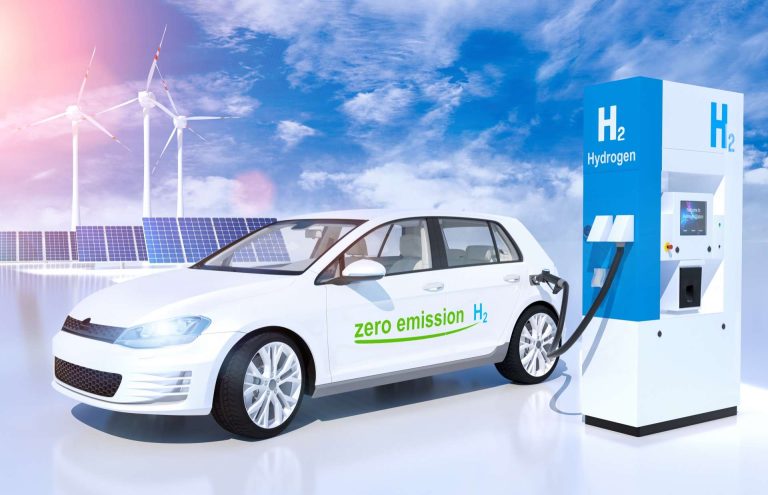 Ce réacteur révolutionnaire utilise l’eau et le soleil pour produire un carburant capable de bouleverser l’industrie automobile