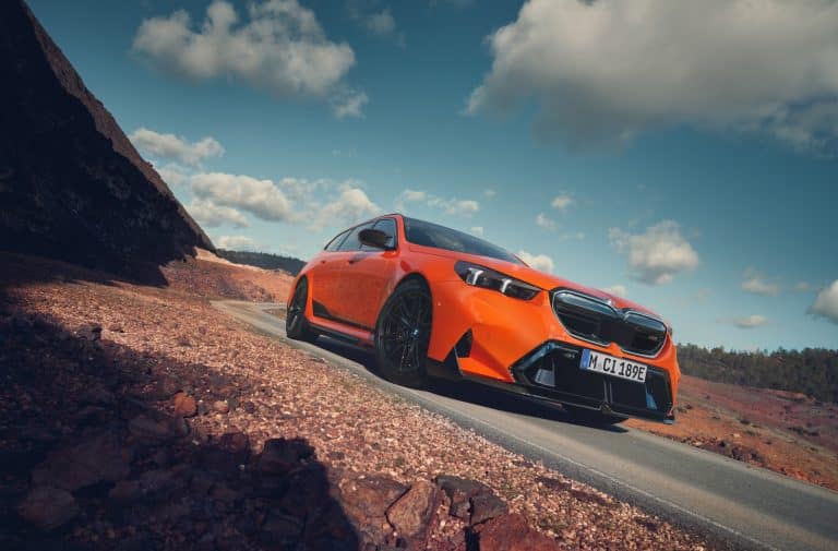 Cette nouvelle M5 Touring et ses pièces M Performance redéfinissent la puissance avec un style à couper le souffle