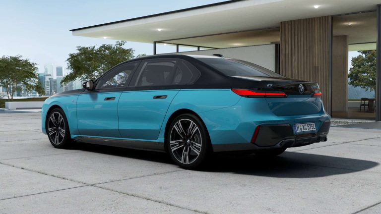 Cette BMW i7 en Borusan Turkish Blue : un écrin de technologie et d&rsquo;élégance, taillé sur mesure pour les esprits exigeants