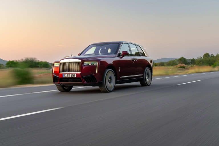 Ce succès historique sans précédent : Rolls-Royce pulvérise tous les records avec 5 712 voitures vendues en 2024, une année de légende