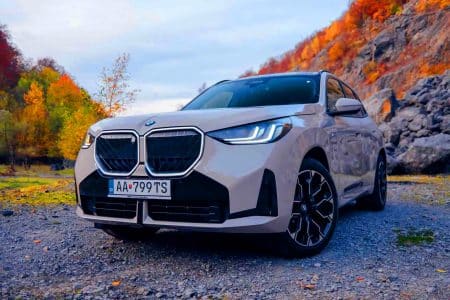 Ce BMW X3 finaliste 2025 défie 52 modèles mondiaux pour le titre suprême de Voiture de l&rsquo;Année !
