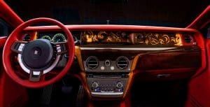 Ce joyau roulant : la Phantom Dragon de Rolls-Royce avec 1 344 lumières et 297 bois sculptés fascine la Chine