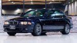 Cette BMW E39 M5 de 1998 à 2003, avec seulement 18 000 miles, surpasse les attentes modernes avec son V8 et sa boîte manuelle