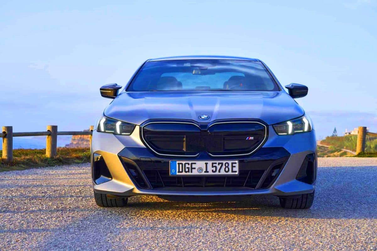 « L’autonomie du BMW i5 va vous époustoufler » : ces améliorations surprenantes pour le i5 et i5 Touring dès mars 2025 Cette BMW i5 de 2025 vous offre 47 km de plus grâce à une technologie futuriste et un luxe inégalé dans l’habitacle