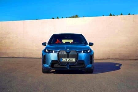 Cette BMW iX 2026 électrise : 650 chevaux, 302 miles d&rsquo;autonomie et un design renversant, préparez-vous à l&rsquo;avenir