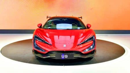 Cette supercar électrique de BYD saute 6 mètres et file à 100 km/h en 2,36 secondes avec 1305 chevaux
