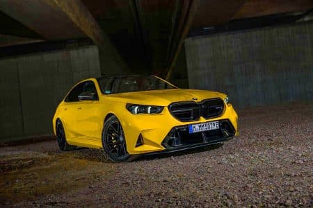 Découvrez cette BMW M5 G90 : 717 chevaux en dérapage contrôlé dans le BMW Welt fermé au public