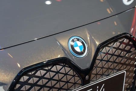 Succès fulgurant : ces 371 000 BMW vendues aux États-Unis en 2024 redéfinissent les records de l&rsquo;industrie automobile