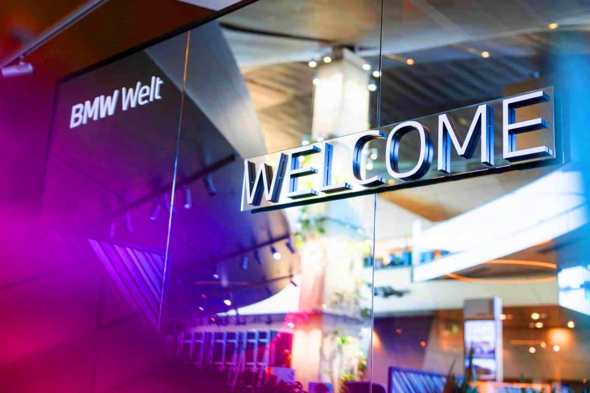 BMW Welt métamorphosé : une appli révolutionnaire et un design intérieur aussi futuriste que 16 stations spatiales !