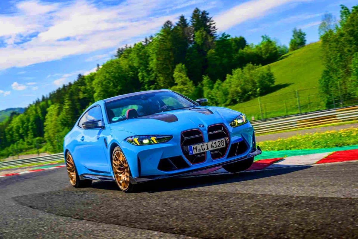 Ce monstre à 216 000 € termine sur le toit : une rare BMW M4 CS de 543 ch finit sa course dans un fossé aux Pays-Bas Ce bolide à 216 000 € finit les roues en l’air : une rare BMW M4 CS de 543 chevaux précipite dans un fossé aux Pays-Bas