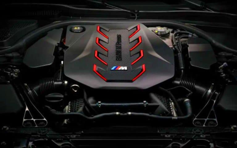 Ce monstre de 717 chevaux : le V8 de BMW, aussi indomptable qu&rsquo;un lion rugissant, renaît pour conquérir les routes du monde