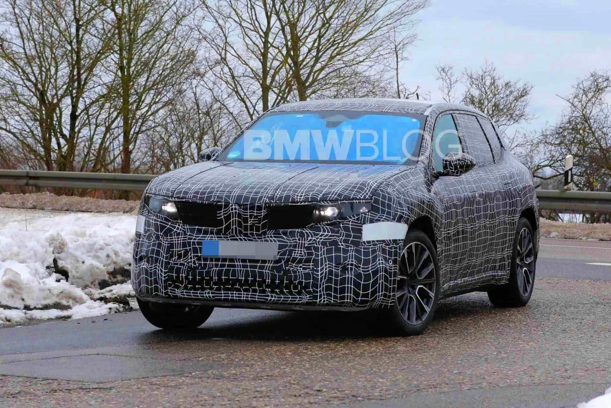 Ce SUV électrique de BMW, aussi exclusif qu&rsquo;un diamant, ne brillera hors d&rsquo;Europe qu&rsquo;en 2026 : un luxe repoussé