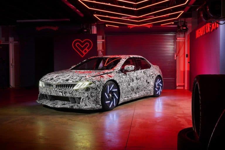 18 000 Nm de couple et une puissance décuplée : BMW frappe un grand coup avec son prototype électrique Vision Driving Experience