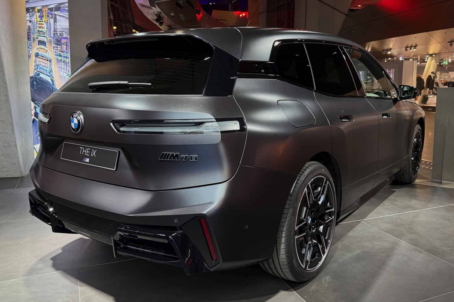 BMW iX M70