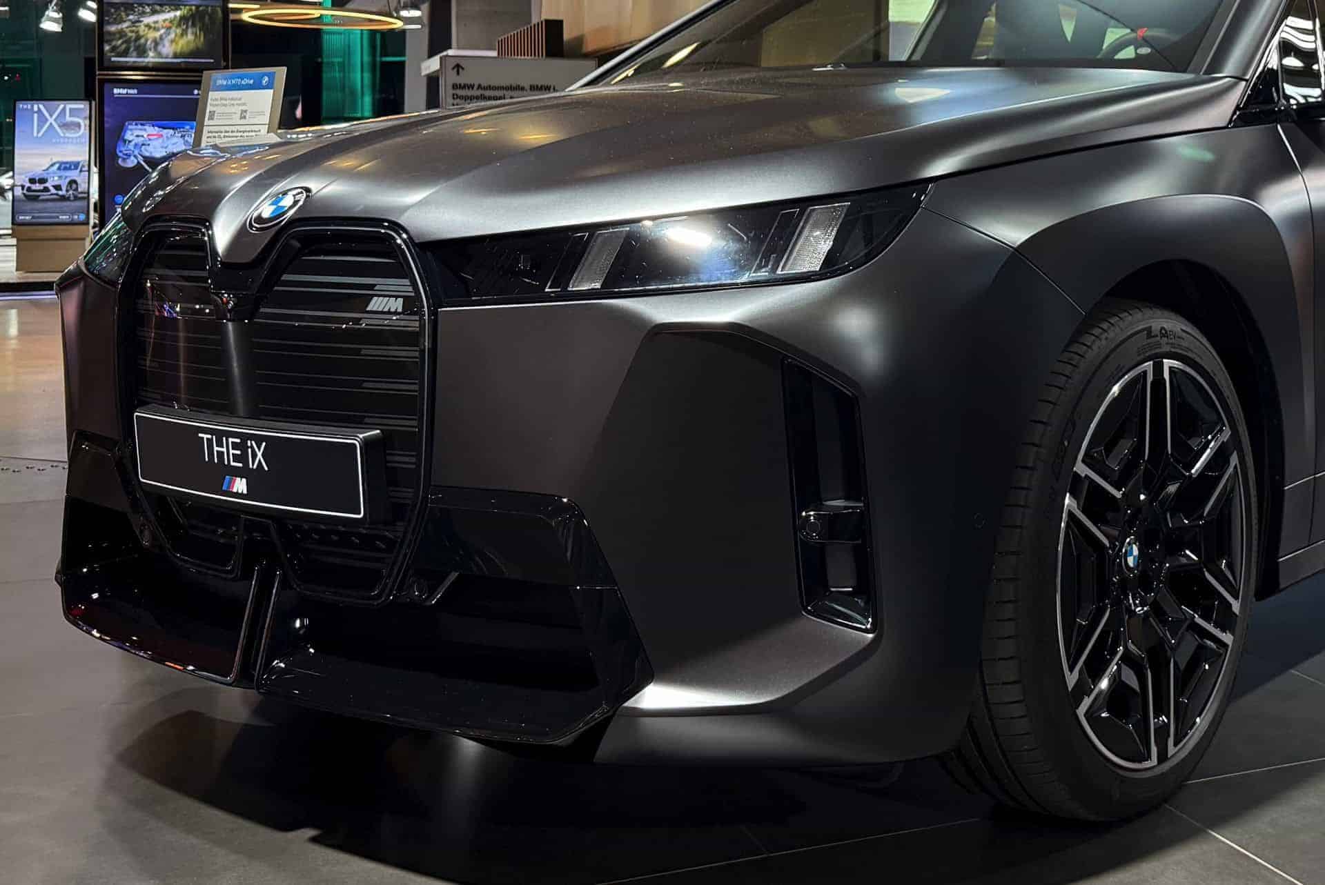 Modèle M70 de la BMW iX