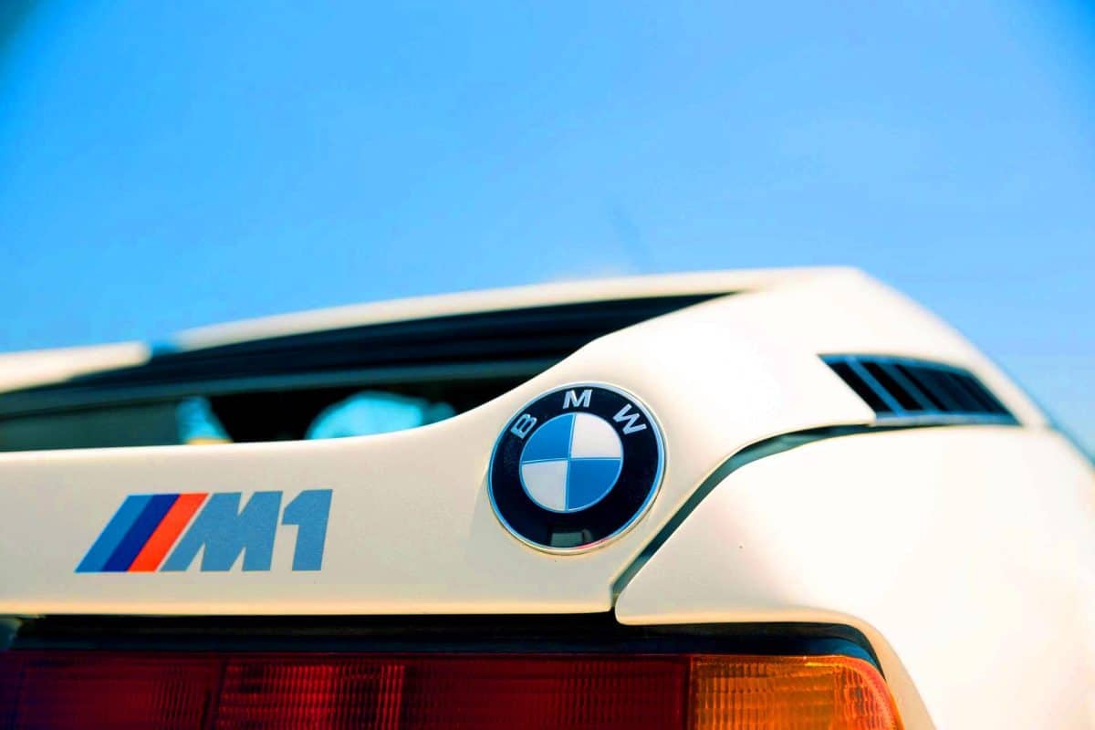 Cette BMW M1, rare comme un trésor, renaît de ses cendres après un spectaculaire crash il y a 12 ans, grâce à BMW Classic